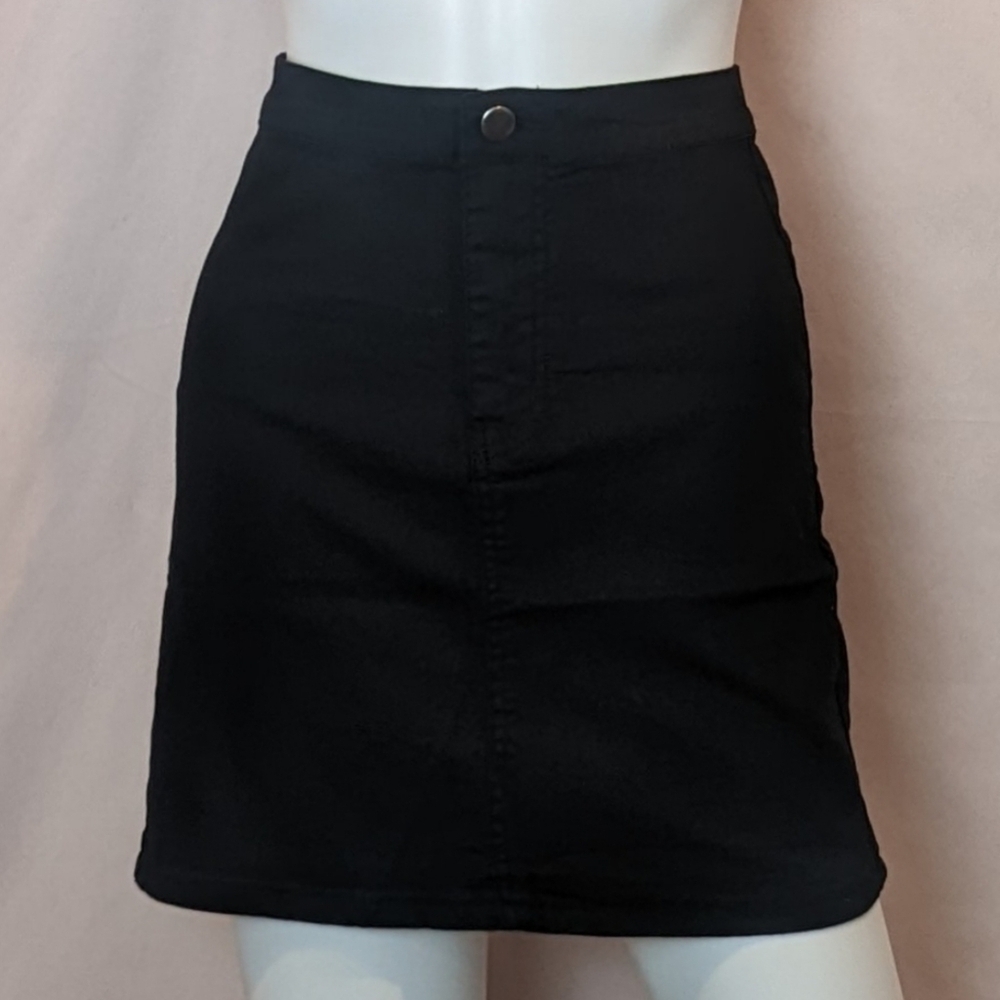 PrettyLittleThing Black Disco Fit Denim Mini Skirt size 4